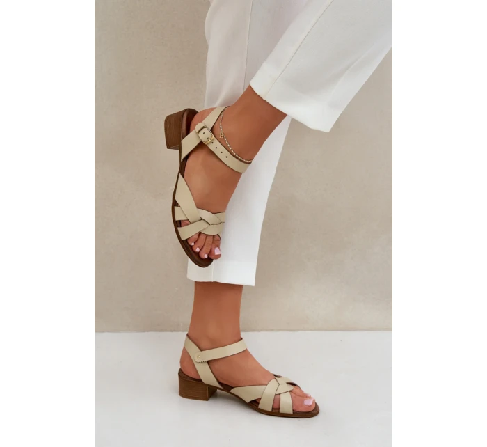 Sandále na podpätku model 210706 Vykročte štýlovo Sandále na podpätku model 210706 Vykročte štýlovo