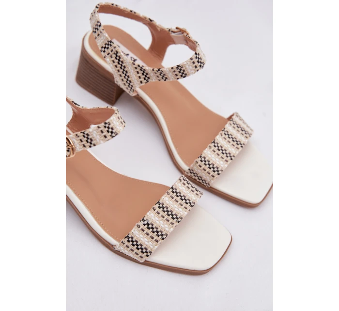 Dámské sandály na bílé model 21961051 - Boto
