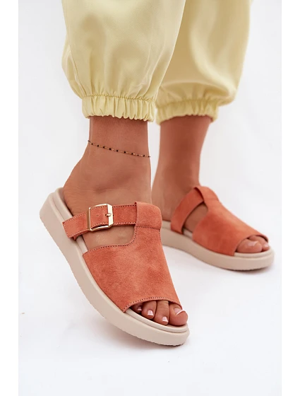 Žabky na platforme model 226520 Krok vo veľkom štýle Žabky na platforme model 226520 Krok vo veľkom štýle