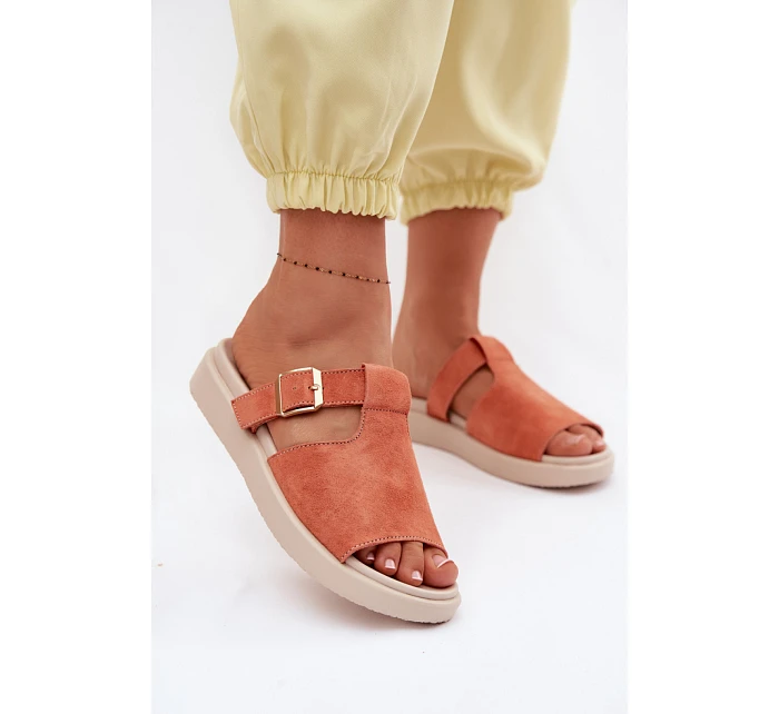 Žabky na platforme model 226520 Krok vo veľkom štýle Žabky na platforme model 226520 Krok vo veľkom štýle