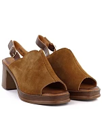 Dámské kožené semišové sandály na podpatku model 22116375 - VINCEZA