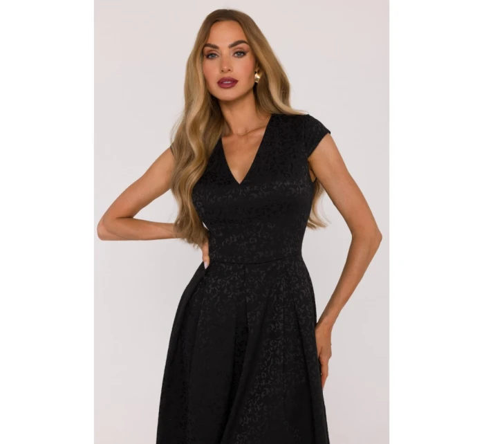 M892 Priliehavé šaty so skladanými záhybmi - čierne M892 Priliehavé šaty so skladanými záhybmi - čierne