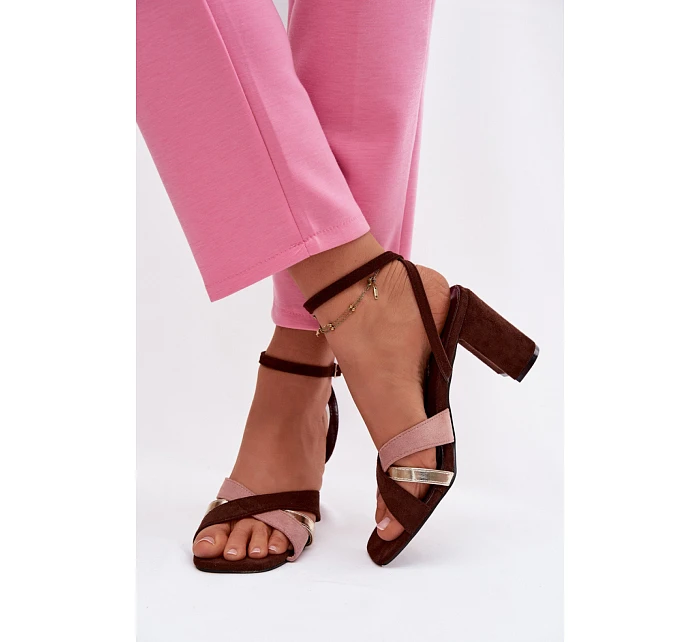 Sandále na podpätku model 226335 Vykročte štýlovo