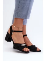Dámské sandály z semiše na podpatku s ozdobami černé model 21658149 - VINCEZA Dámské sandály z semiše na podpatku s ozdobami černé model 21658149 - VINCEZA