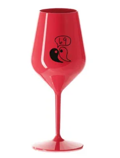 69 - červená nerozbitná sklenice na víno 470 ml