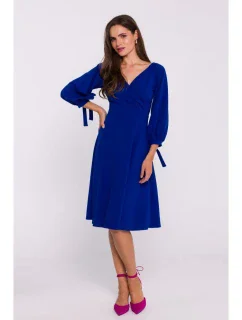 S383 Roztiahnuté šaty s rukávmi - kráľovská modrá
