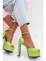Lakované dámské sandály na podpatku a platformě Zelené model 21951663 - Boto