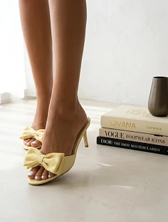 Dámské sandály na jehlovém podpatku s mašlí Žluté model 22101202 - Boto