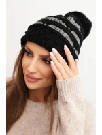 Dámska zimná pletená čiapka s bambulou a pleteným vzorom K466 čierna