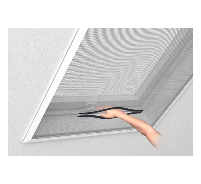 MOSKYTIÉRA NA STREŠNÉ OKNO 140X170 ČIERNY POLYESTER + PÁSIK NA SUCHÝ ZIPS