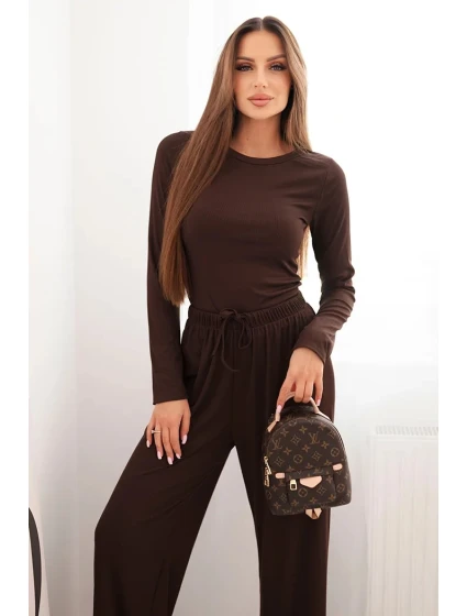 Dámsky viskózový komplet s blúzkou a širokými nohavicami hnedej farby