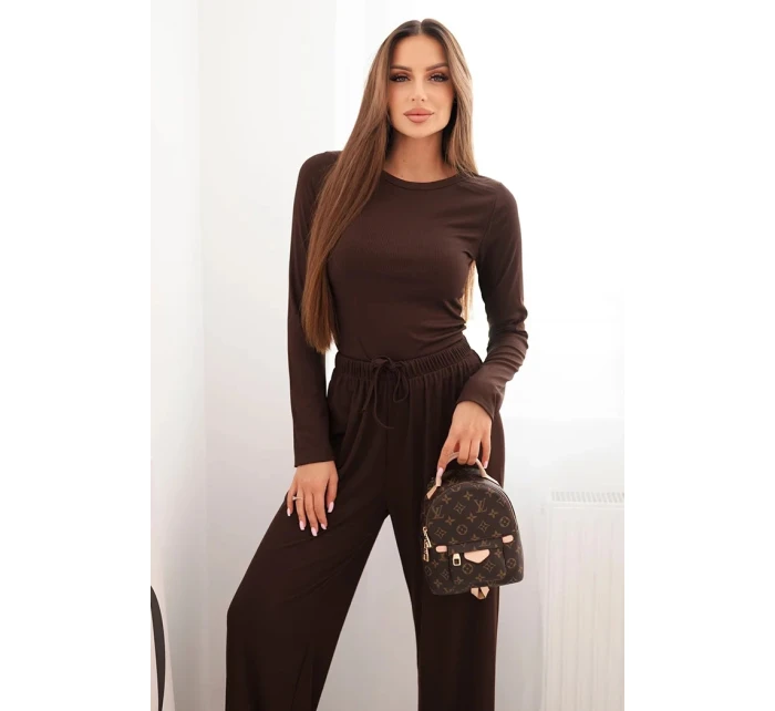 Dámsky viskózový komplet s blúzkou a širokými nohavicami hnedej farby
