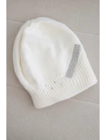 Dámska zimná vlnená čiapka s ozdobným pásom z kamienkov K402 ecru