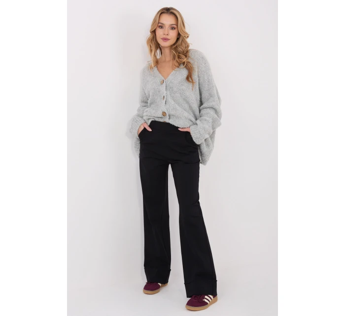 Sveter s gombíkmi model 222110 Továrenská cena Sveter s gombíkmi model 222110 Továrenská cena