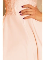 Dámské šaty v broskvové barvě s krajkou model 5998792 - numoco