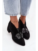 Kožené semišové dámské boty na podpatku s ozdobou model 21713899 Černé - D&A