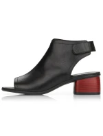 Pohodlné kožené sandále Remonte W RKR654