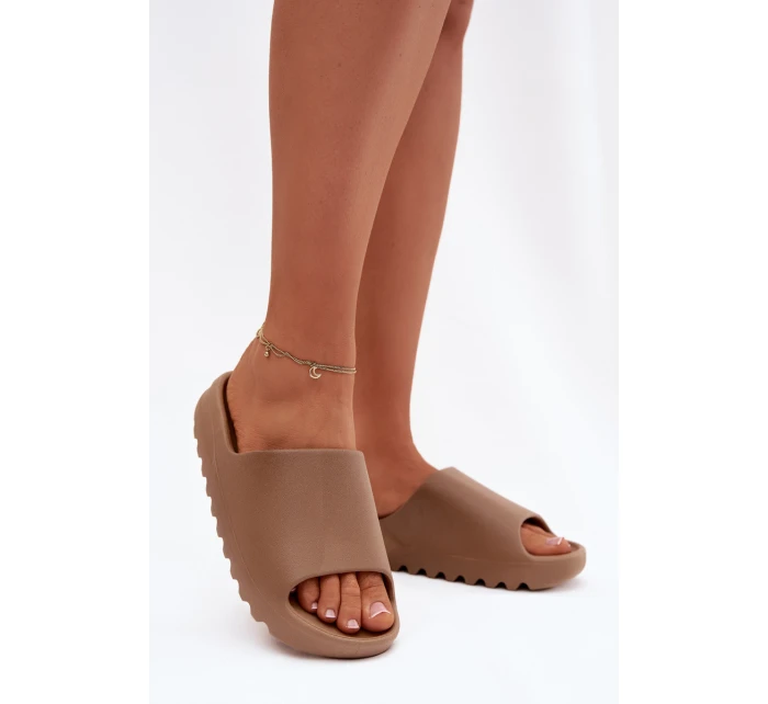 Dámské pantofle na platformě hnědé Olyria Dámské pantofle na platformě hnědé Olyria