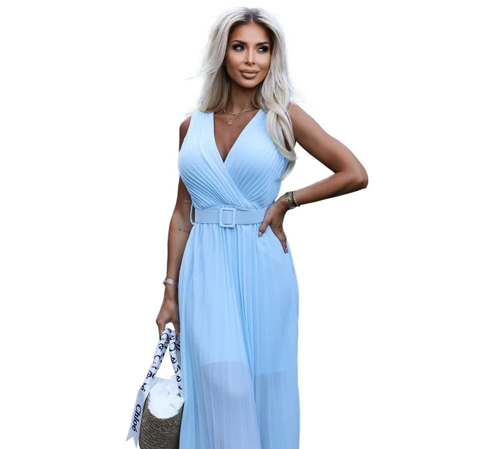 Dámské plisované šaty v barvě se širokým opaskem a výstřihem model 20159830 - numoco basic Dámské plisované šaty v barvě se širokým opaskem a výstřihem model 20159830 - numoco basic