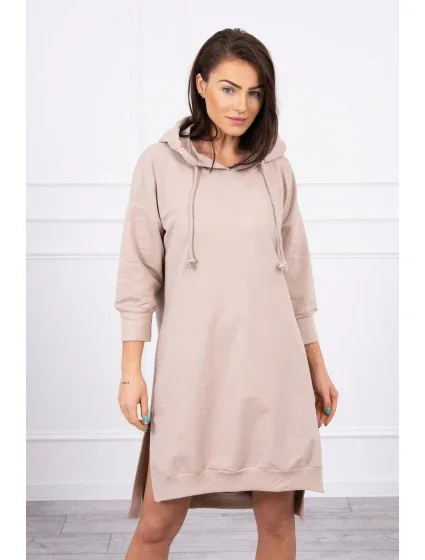 Šaty s kapucňou a dlhším chrbtom béžové Šaty s kapucňou a dlhším chrbtom béžové