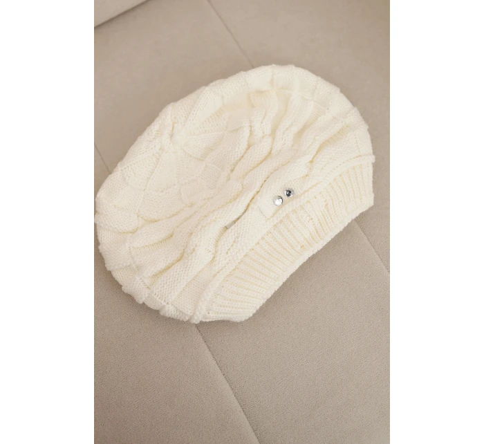 Dámska zimná vlnená čiapka s ozdobnými kryštálmi K399 ecru