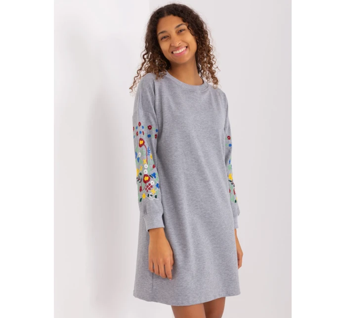 RV SK 8979 šaty.94P sivá