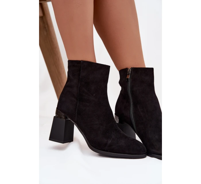 Botki Damskie Z Naturalnego Zamszu Na Słupku Ocieplane D&A CR52-718 Czarne