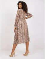 Sukienka DHJ SK ciemny bezowy model 19755080 - FPrice Sukienka DHJ SK ciemny bezowy model 19755080 - FPrice