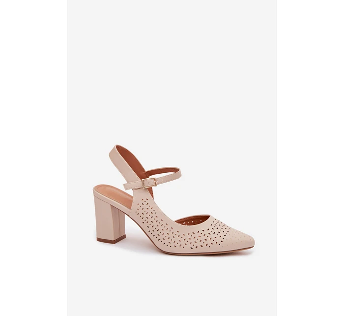 Sandále na podpätku model 226504 Vykročte štýlovo Sandále na podpätku model 226504 Vykročte štýlovo