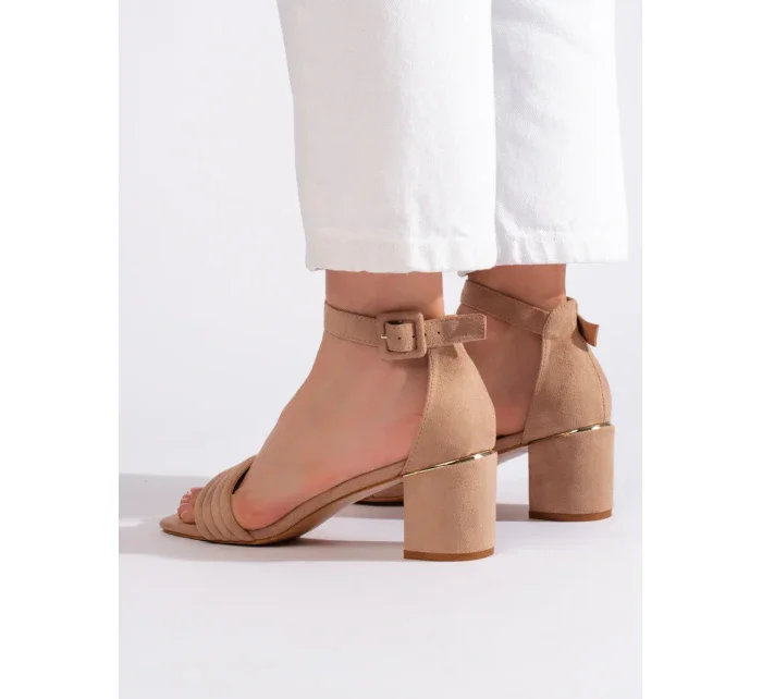 Moderné hnedé sandále pre ženy na širokom podpätku