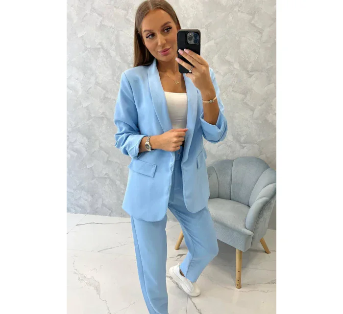 Elegantná súprava saka a nohavíc v modrej farbe