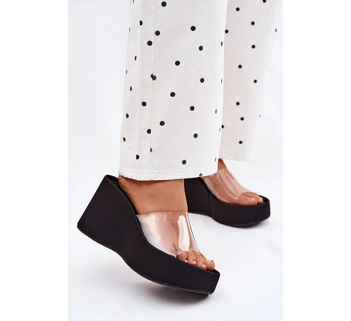 Dámské sandály na platformě s páskem Černé model 22107268 - Boto