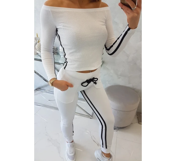 Súprava s dvojitými pruhmi bielej farby