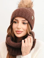 Dámsky zimný set s bambulou a ohrievačom krku hnedý