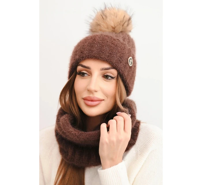 Dámská čepice s kapucí a pleteným vzorem bílá Dámská čepice s kapucí a pleteným vzorem bílá