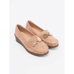 Módne dámske hnedé topánky na klinoch