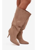 Nafukovací dámské kozačky na podpatku z eko semiše béžové model 21715329 - Boto
