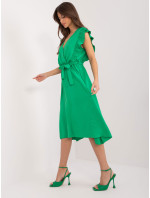 Zelené midi šaty s výstrihom v tvare ceruzky