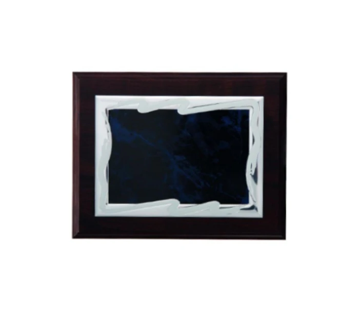 Plastový diplom s vygravírovaným kovovým štítkom