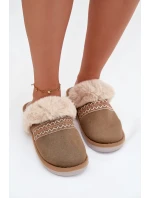 Dámské pantofle s kožešinou a výšivkou zelené Devianne Dámské pantofle s kožešinou a výšivkou zelené Devianne