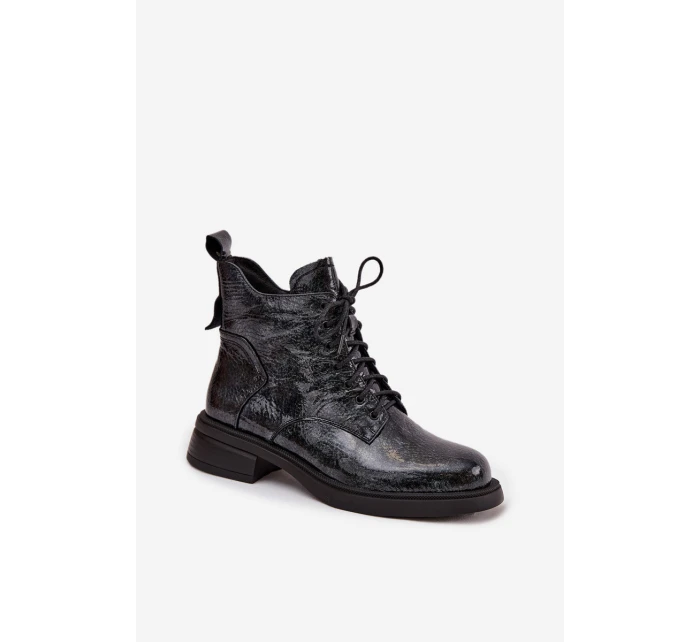 Lakované kožené dámské kotníkové boty na klínu model 21713911 tmavě modré - D&A