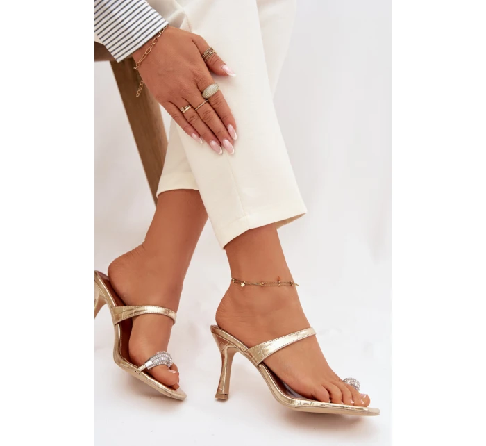 Žabky na podpätku model 225132 Krok vo veľkom štýle