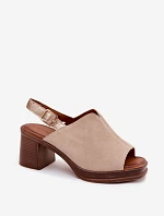 Kožené semišové sandále na podpätku Vinceza Beige