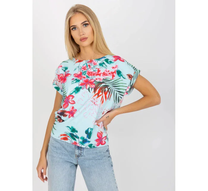 Dámská halenka WN BZ model 18837891 Světle modrá s květy RUE PARIS - FPrice Dámská halenka WN BZ model 18837891 Světle modrá s květy RUE PARIS - FPrice