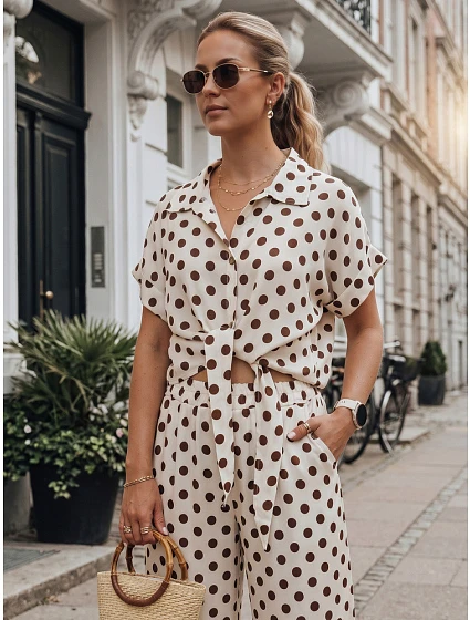 Dámska lyocellová blúzka s viazaním v béžovej farbe s hráškom FashionStreet RY2929 Dámska lyocellová blúzka s viazaním v béžovej farbe s hráškom FashionStreet RY2929