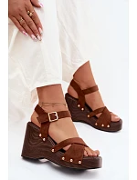 Dámské sandály na platformě se zlatými přezkami Camel Velvra