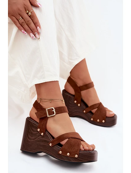 Dámske sandále na platforme so zlatými prackami Camel Velvra Dámske sandále na platforme so zlatými prackami Camel Velvra