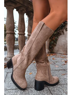 Dámské kozačky na podpatku Béžová shoes model 22018569 - Step in style