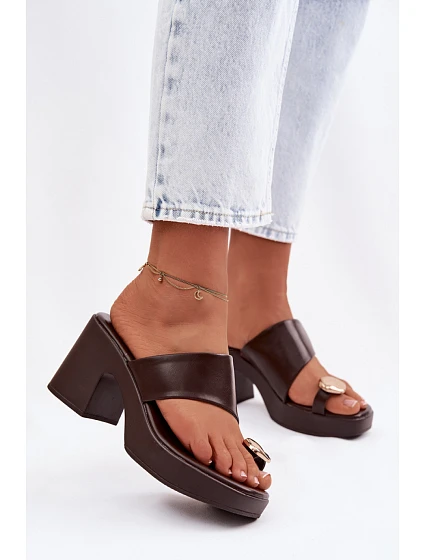 Žabky na podpätku model 225376 Krok vo veľkom štýle