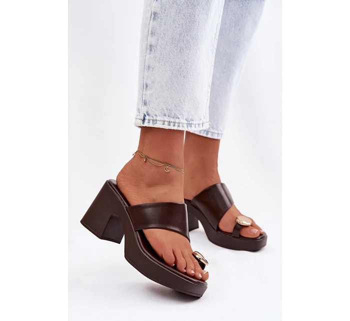 Žabky na podpätku model 225376 Krok vo veľkom štýle